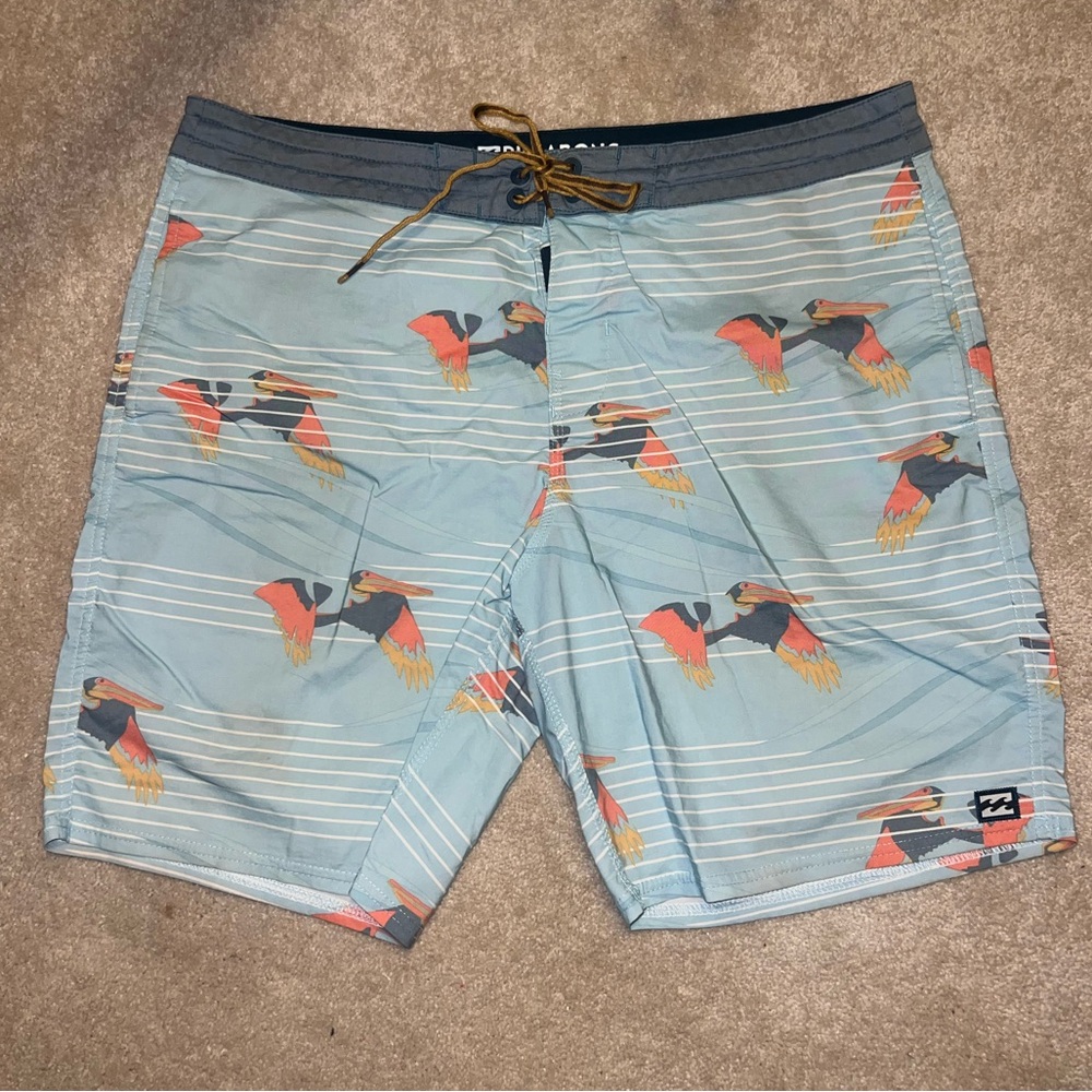 Billabong retro pelican print swim trunks, size 34